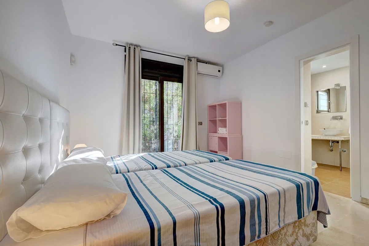 4593fe95-ad32-42d2-a504-1c2cc3a5802f