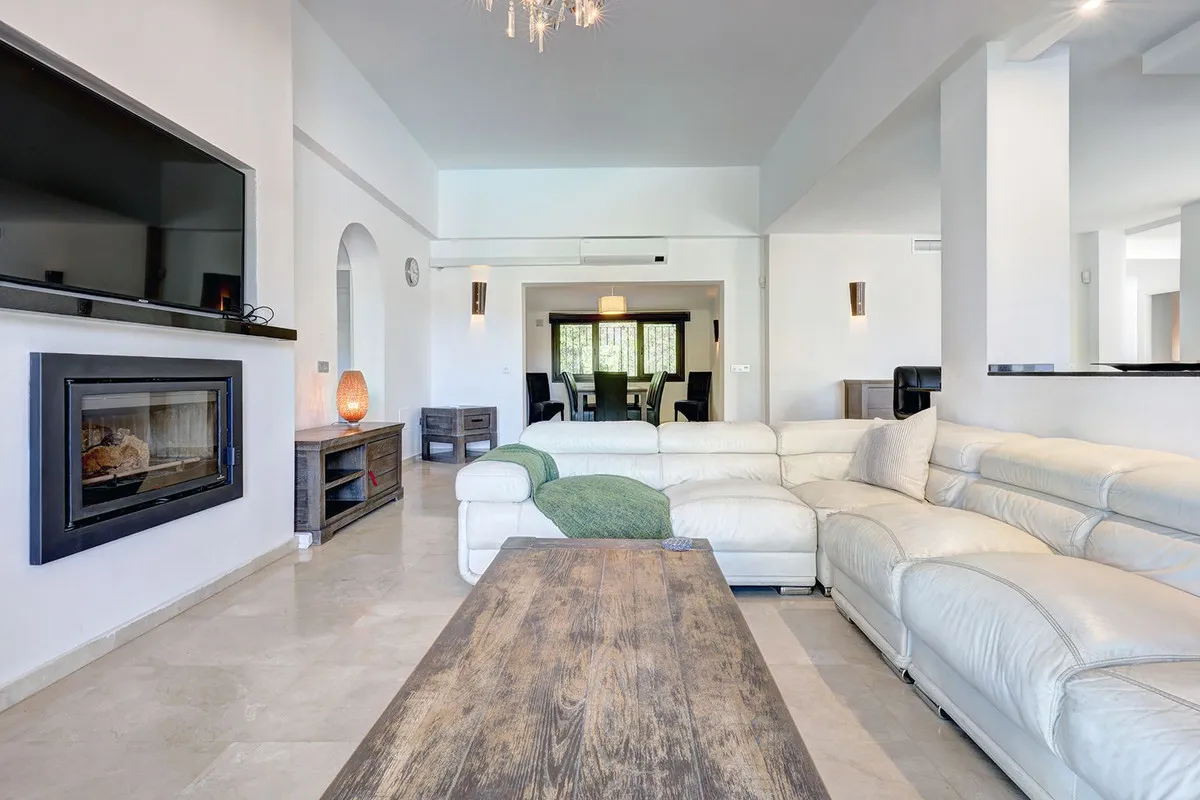 5066156f-f4aa-4a76-a28b-70145c1308a6