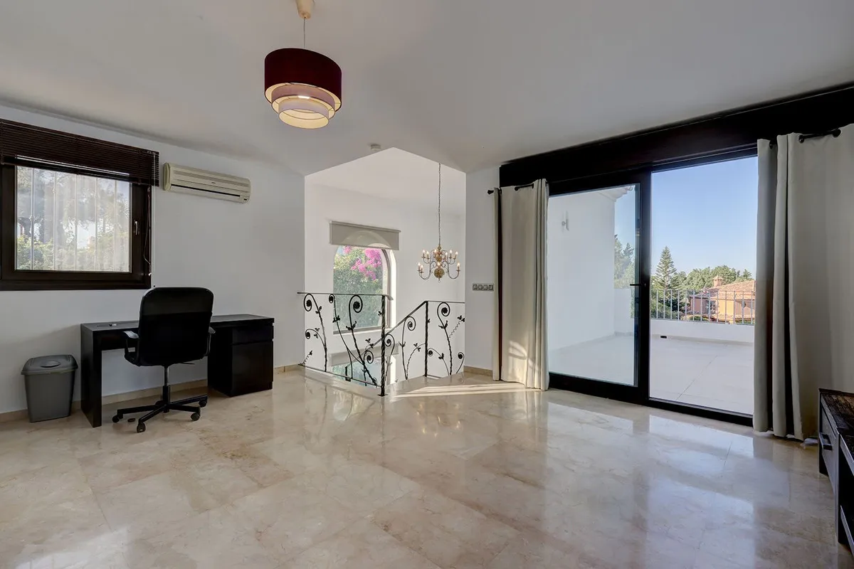 51fa27f1-c610-4f5b-abd5-9180221616b1