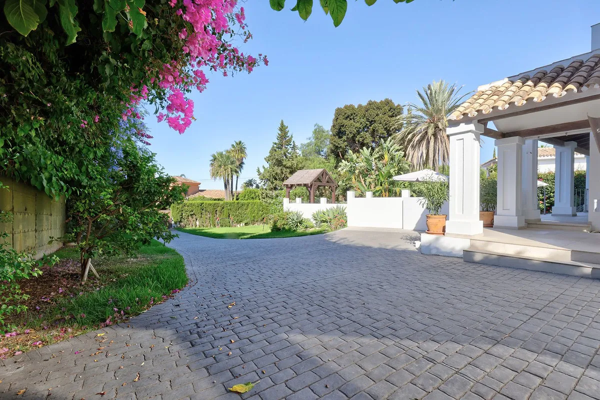 baeae166-959b-42ec-8363-c2075a03f71b