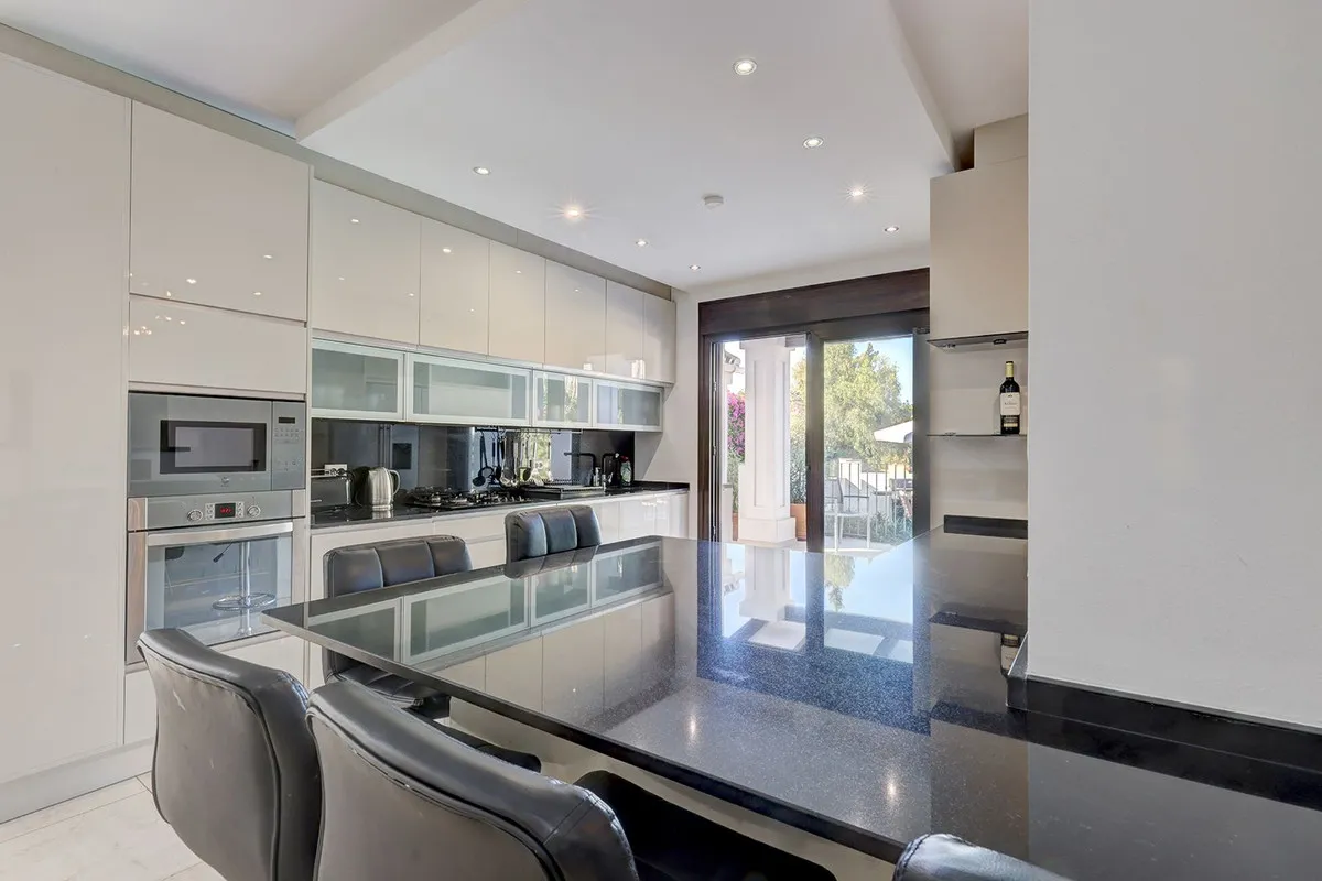 c9a9cd03-d626-40b9-acec-a834daaf9c75