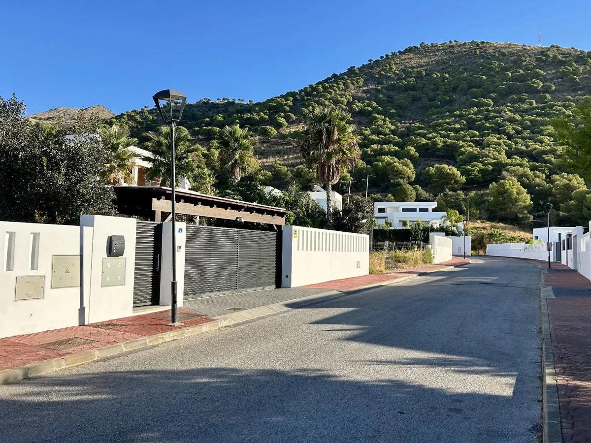 ad337211-947d-4330-97cd-df5d41ec3cb8