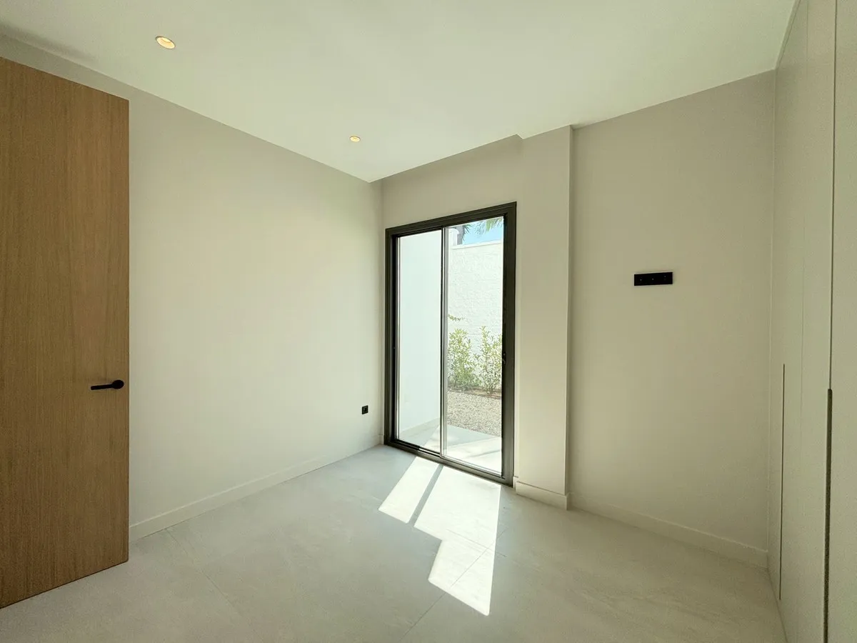 4db8add8-76a4-4a4b-817c-47c1786fb328