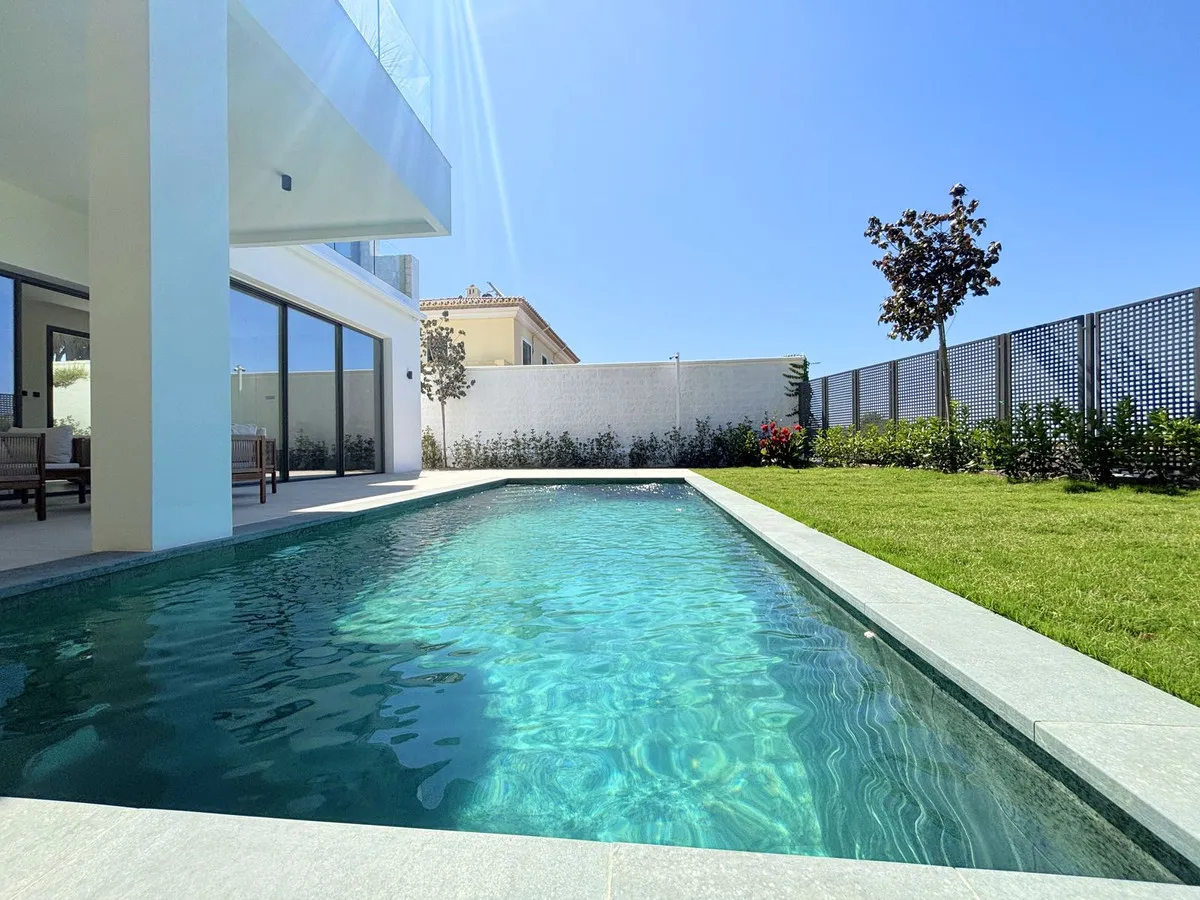 ddc4ef2d-f973-470e-99aa-e1a639a664b1