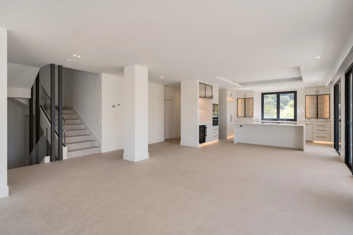 41c945aa-0261-4660-948b-e021b6bd56e4