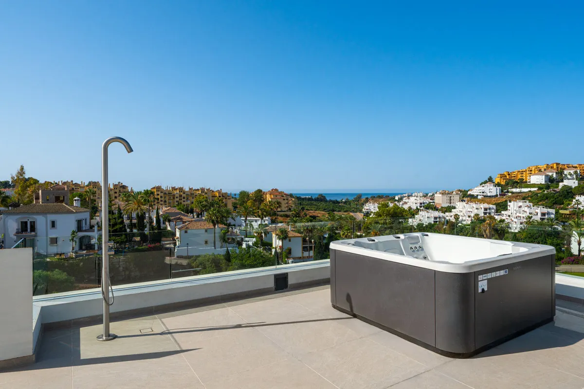 4e1ab533-9ae2-43ed-a863-1aa647a6e0fe