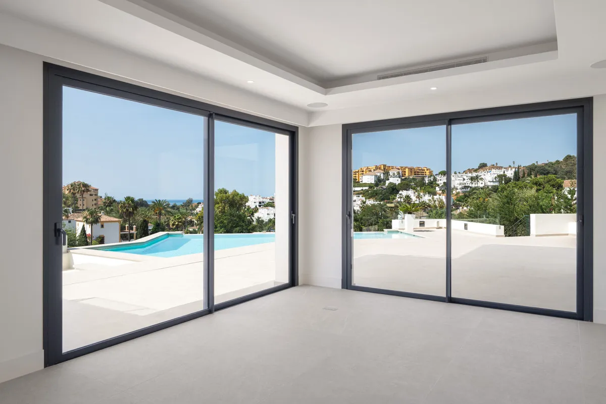 b4b1ac92-4cbb-4b7f-ba33-e85426496080