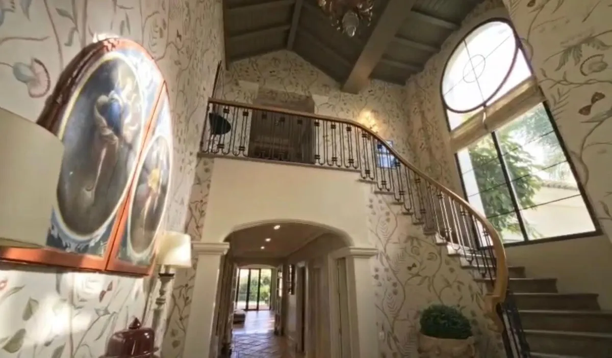 4a6f0a54-12d7-4283-b5a2-e45a728dc7c3