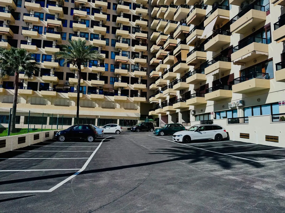 4c1266eb-97f5-431e-a38b-f4476886d18d