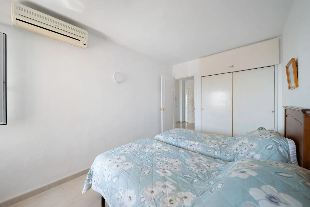 4d0db005-ef4b-463a-a3e7-a09fb6e4345d