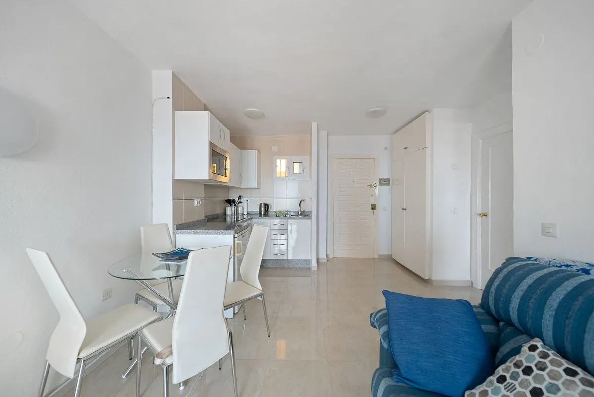 56c18999-12fc-4914-87e6-2ca5e978bef1