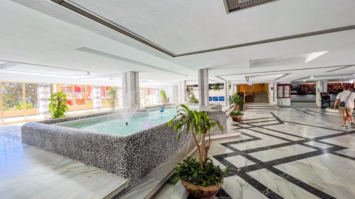 ba2490b6-303d-4aaf-9f44-8bcba8123713