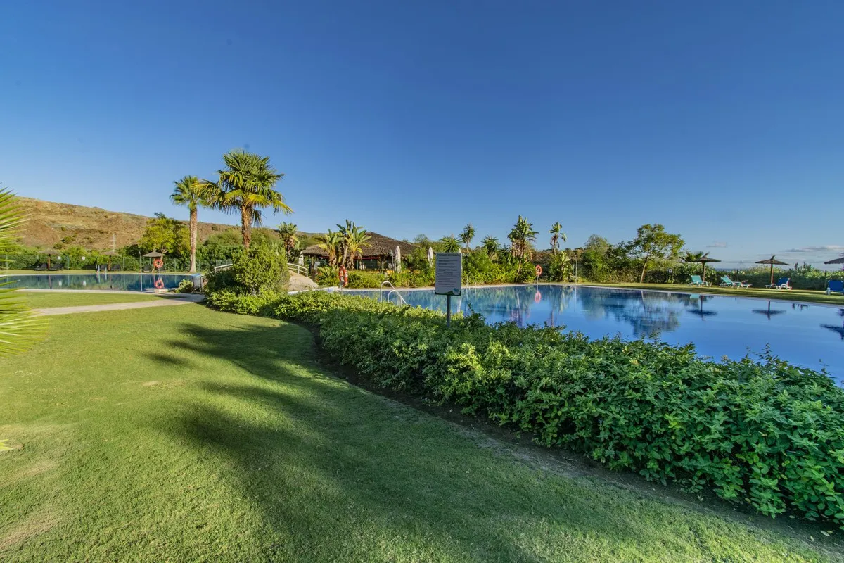 09b78a02-0de7-48c5-a728-b65411c20aa3