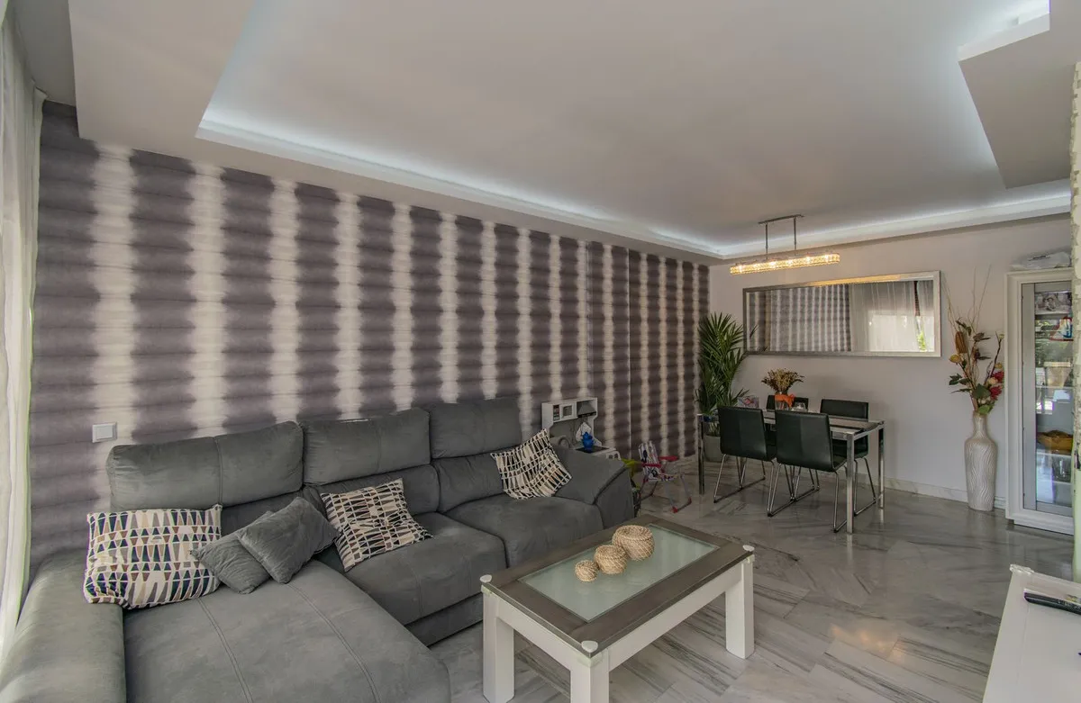 2bb370f7-2a2e-4a64-a3ac-123f9859485c