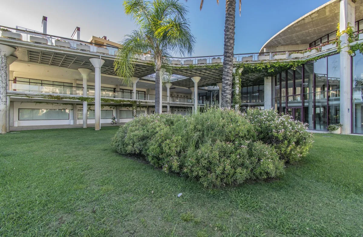 7033b578-ea82-4c27-8a4c-0de80d59b7cc