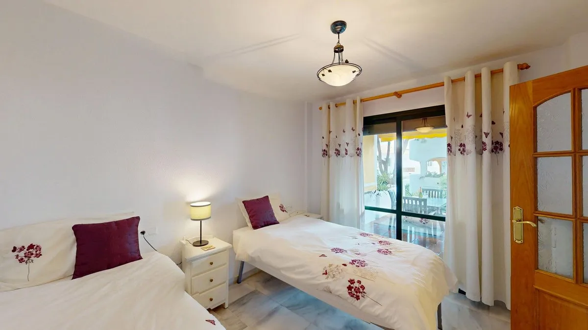 c62f3e79-a932-4b23-9e07-e9d91f52287c