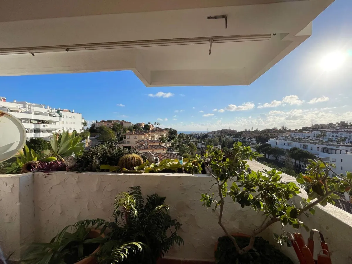 8118a562-063b-4b04-8d65-dab887e5a300