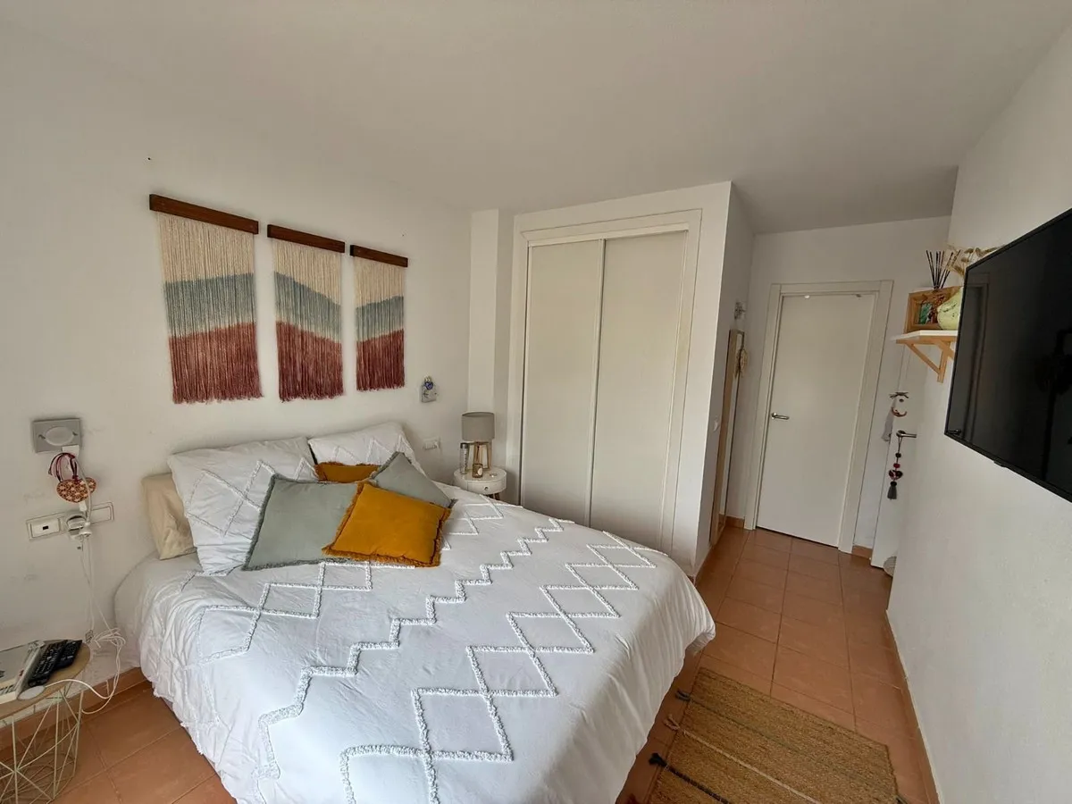 e1b26379-319c-4f5c-8214-1684e7e2ed18