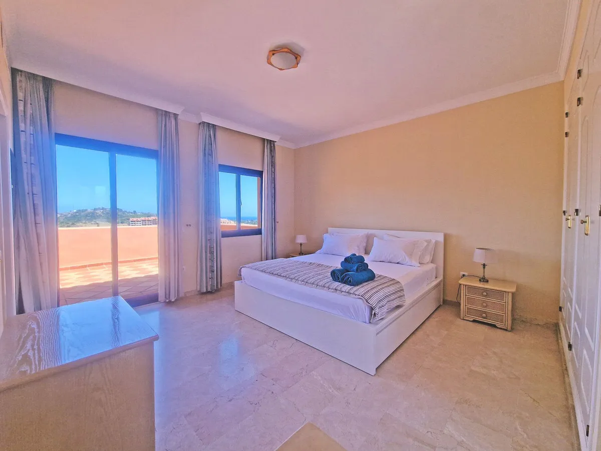 6233604f-f75a-40e1-b2b6-7bb25dd8941c