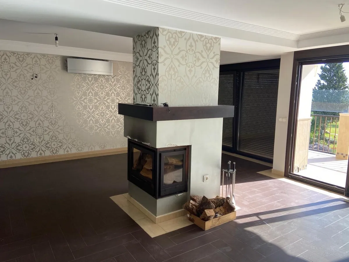 8e0126a9-5431-43b1-9416-096616d00f09