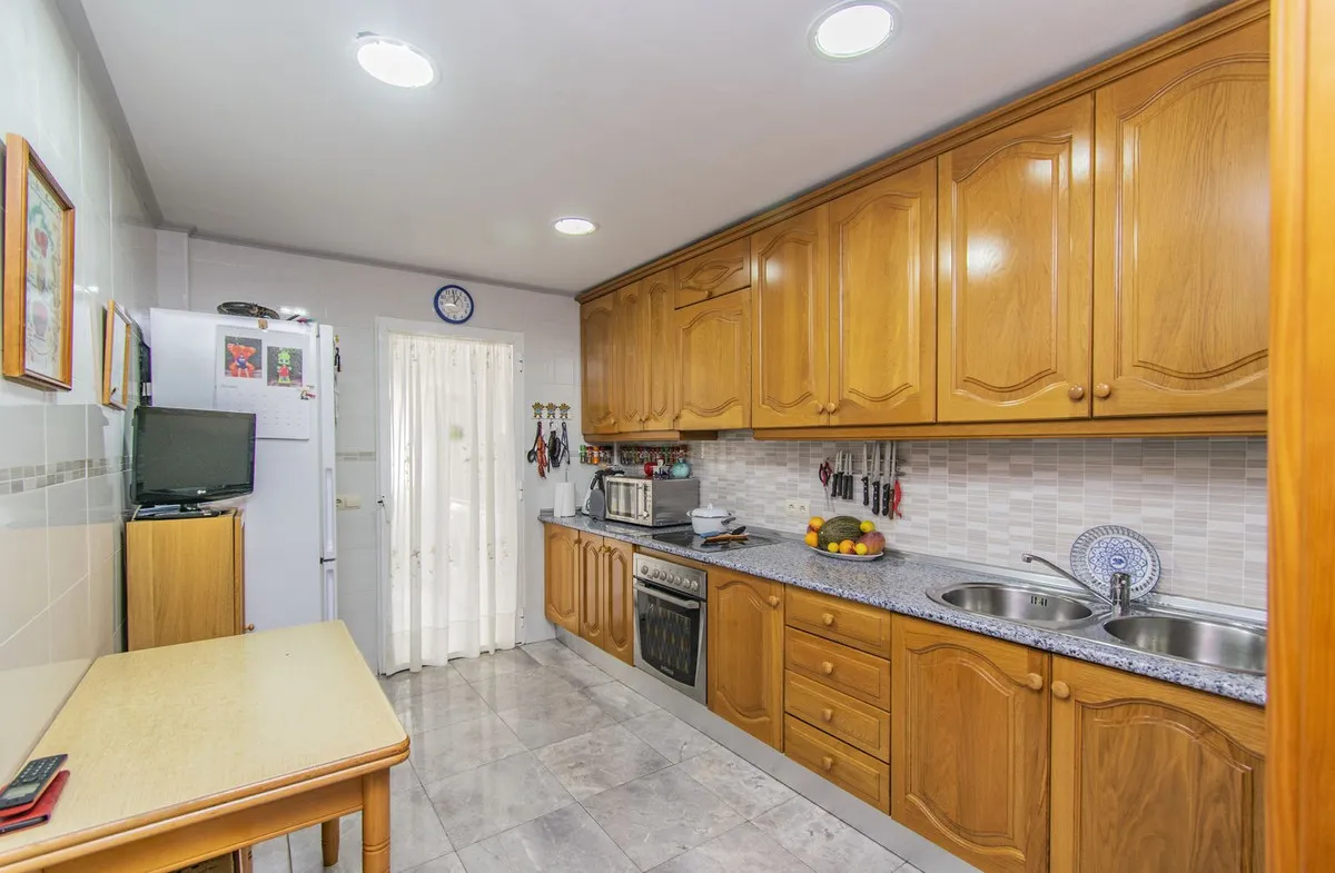 ca626534-cb61-4472-8aff-00e8ece82186