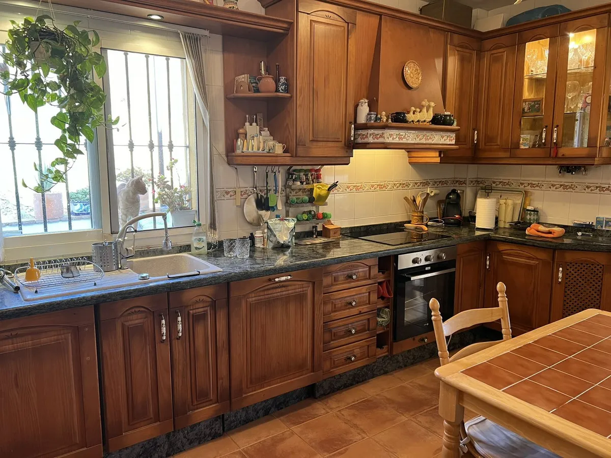 cb7f6b94-e70b-40c0-b360-507face18d36