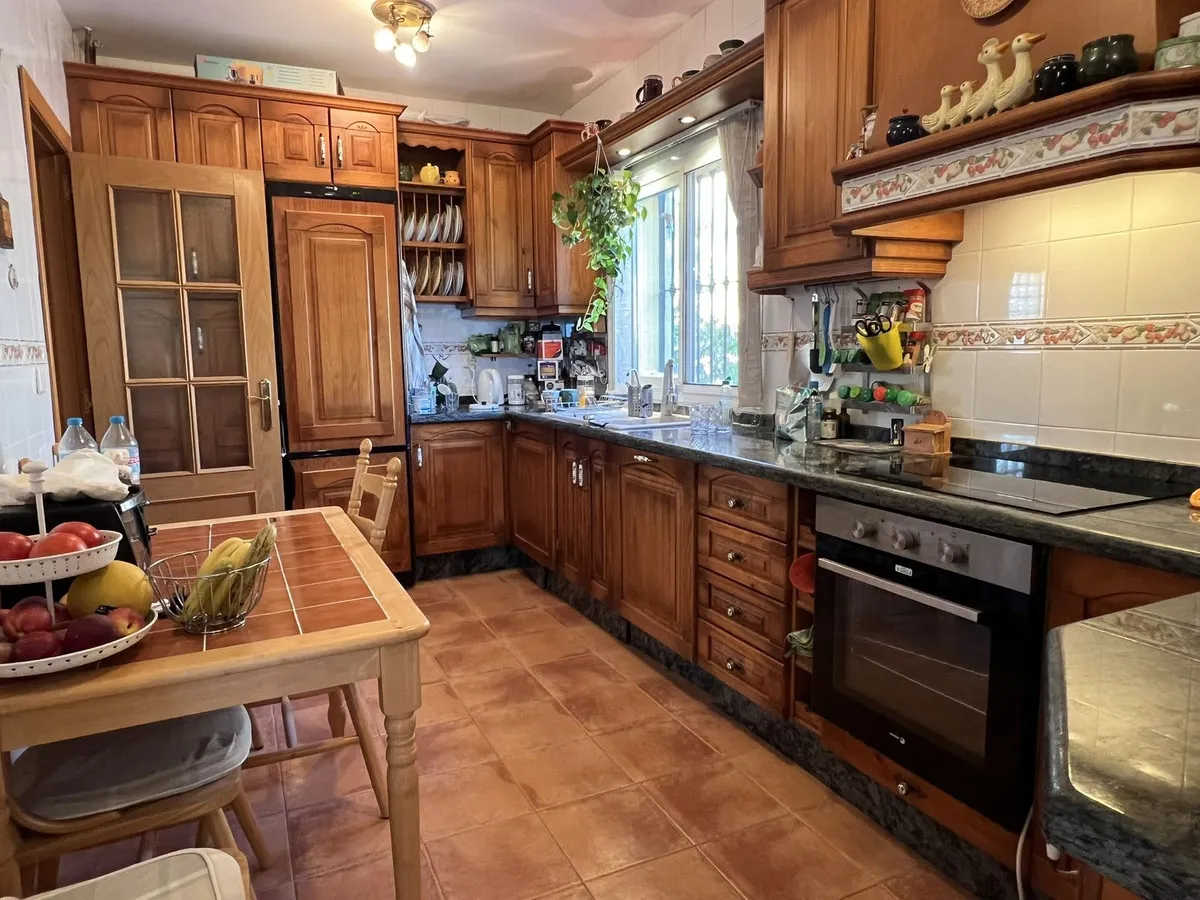 f5744b09-e426-42c2-b747-972735ec5c8c