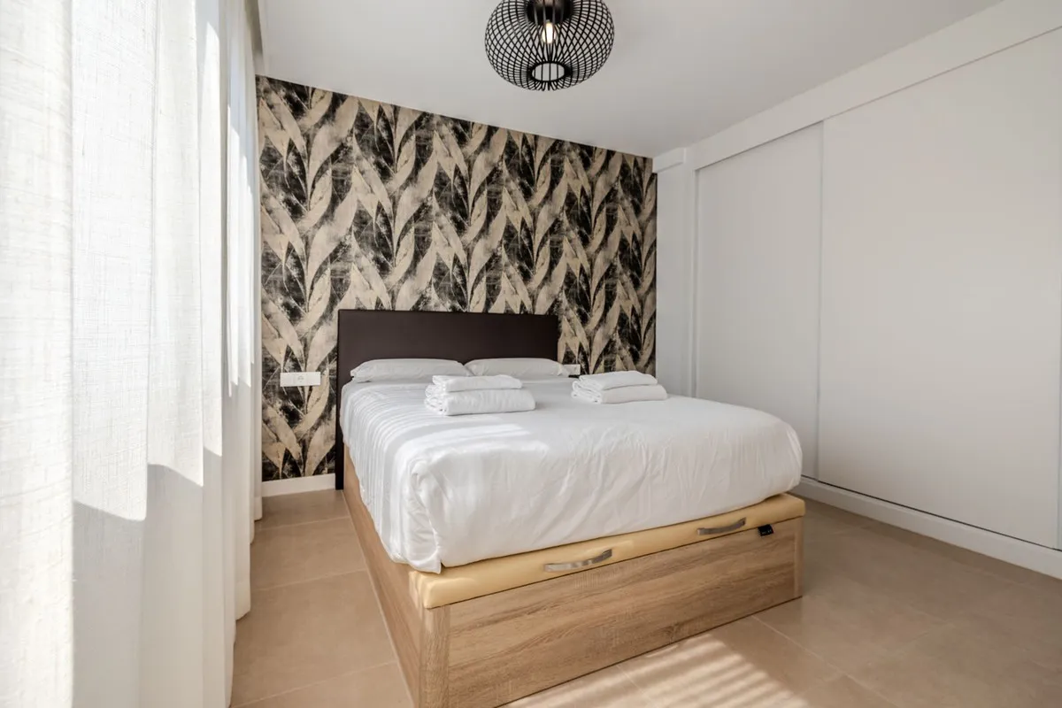 4c0acee6-c93f-43e4-9ecd-978f598a36d3