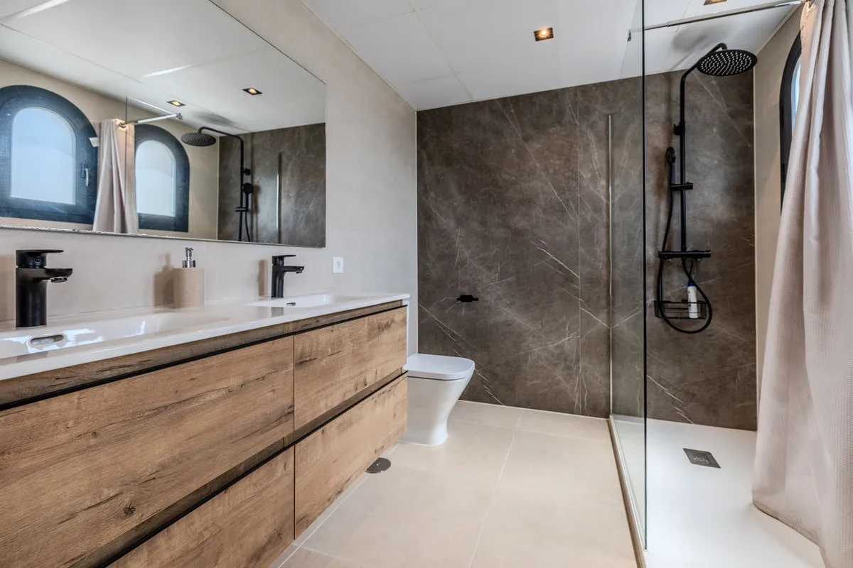 6c9f902f-6ee5-4c53-89d2-2d48c3af51e7