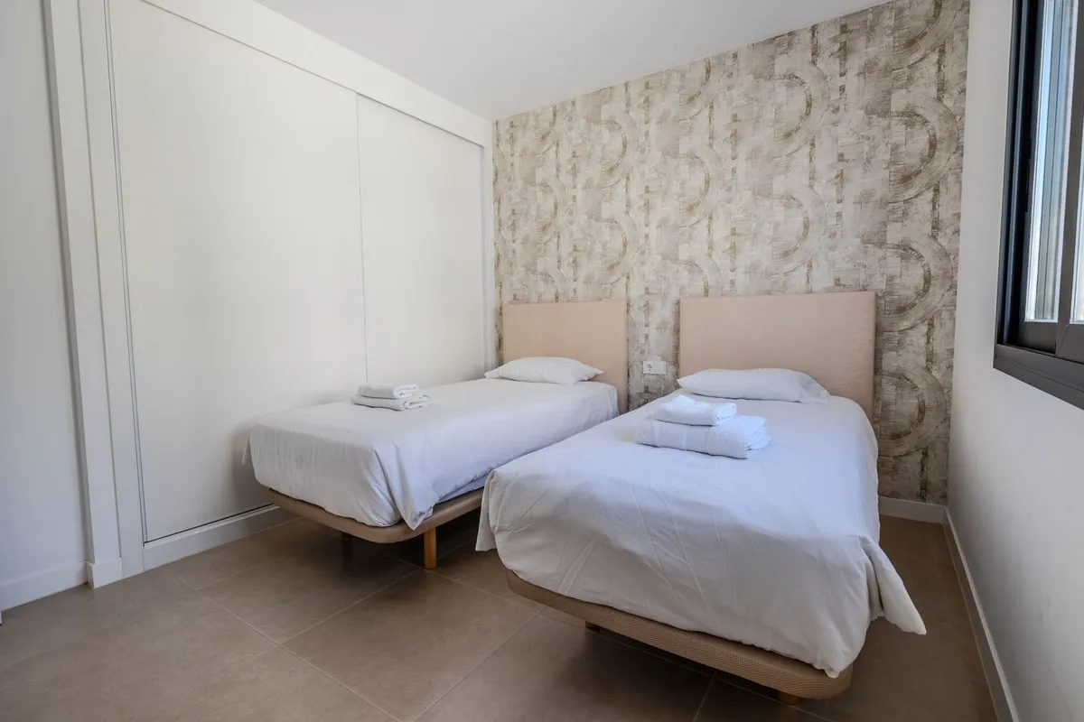 d8d56505-d167-4e65-a73a-72188dae8ae0