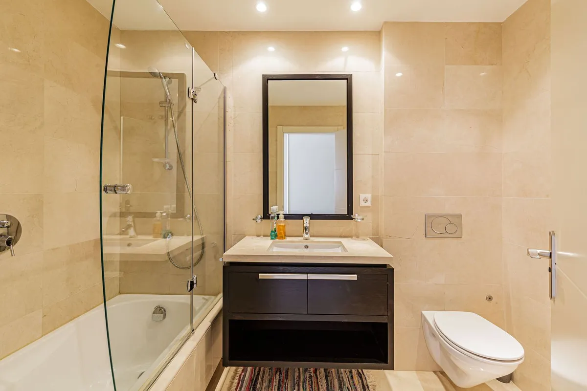 d9839e9e-bdd9-4027-b582-58a981c0bf22