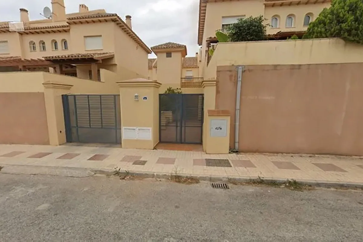 f0251546-cc85-48ad-9e4b-0f58d3dc809c