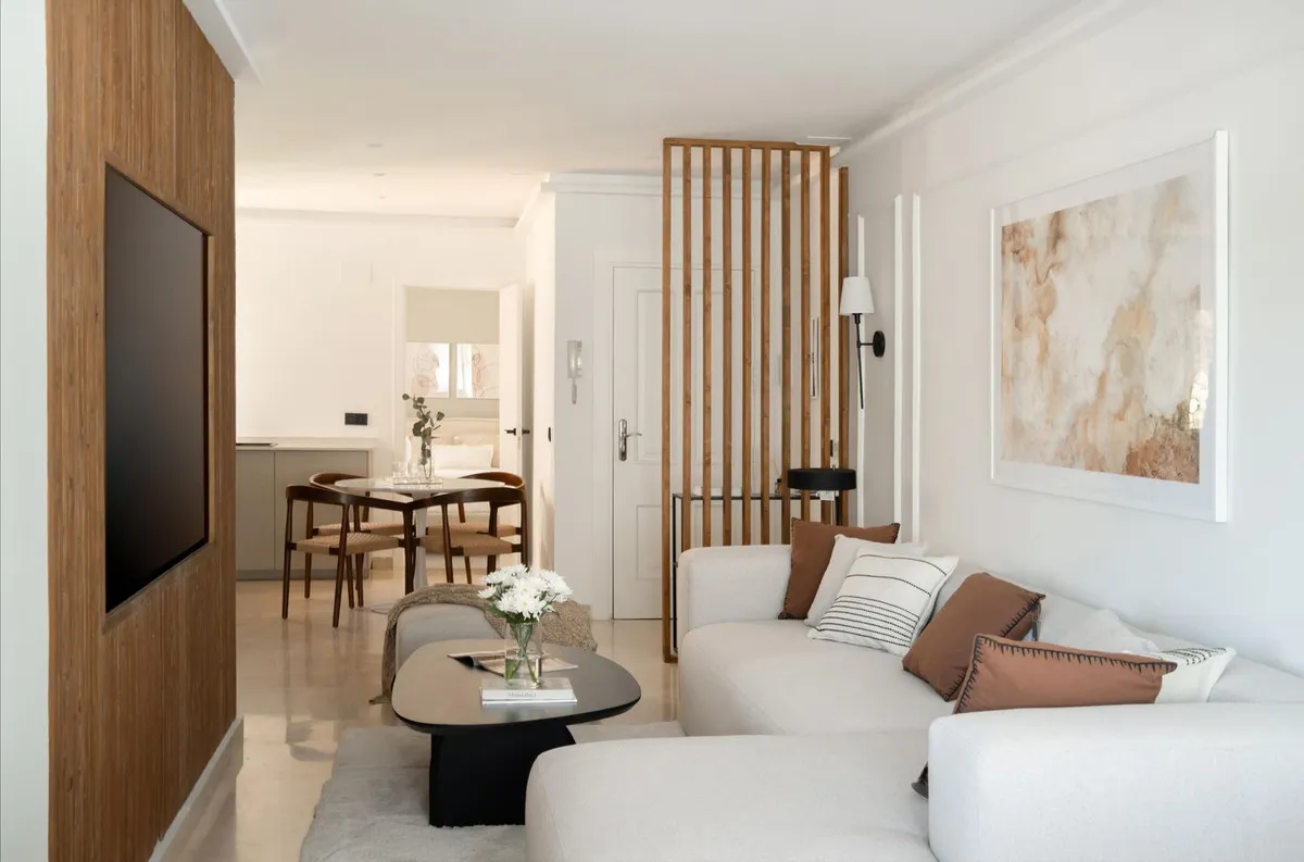 7a9deb87-81b6-43d4-8e66-b967399bc702