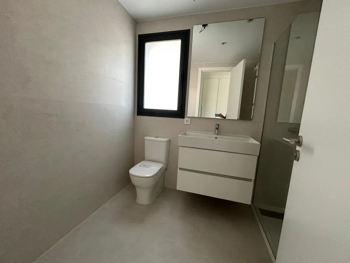 58d4f9b9-3032-49b2-b7b6-e96a4537f920