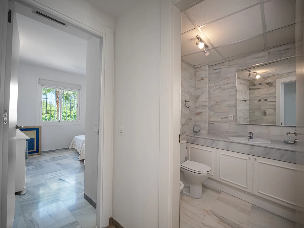 ac4446f6-1546-43f5-886b-fed6b5907f0a