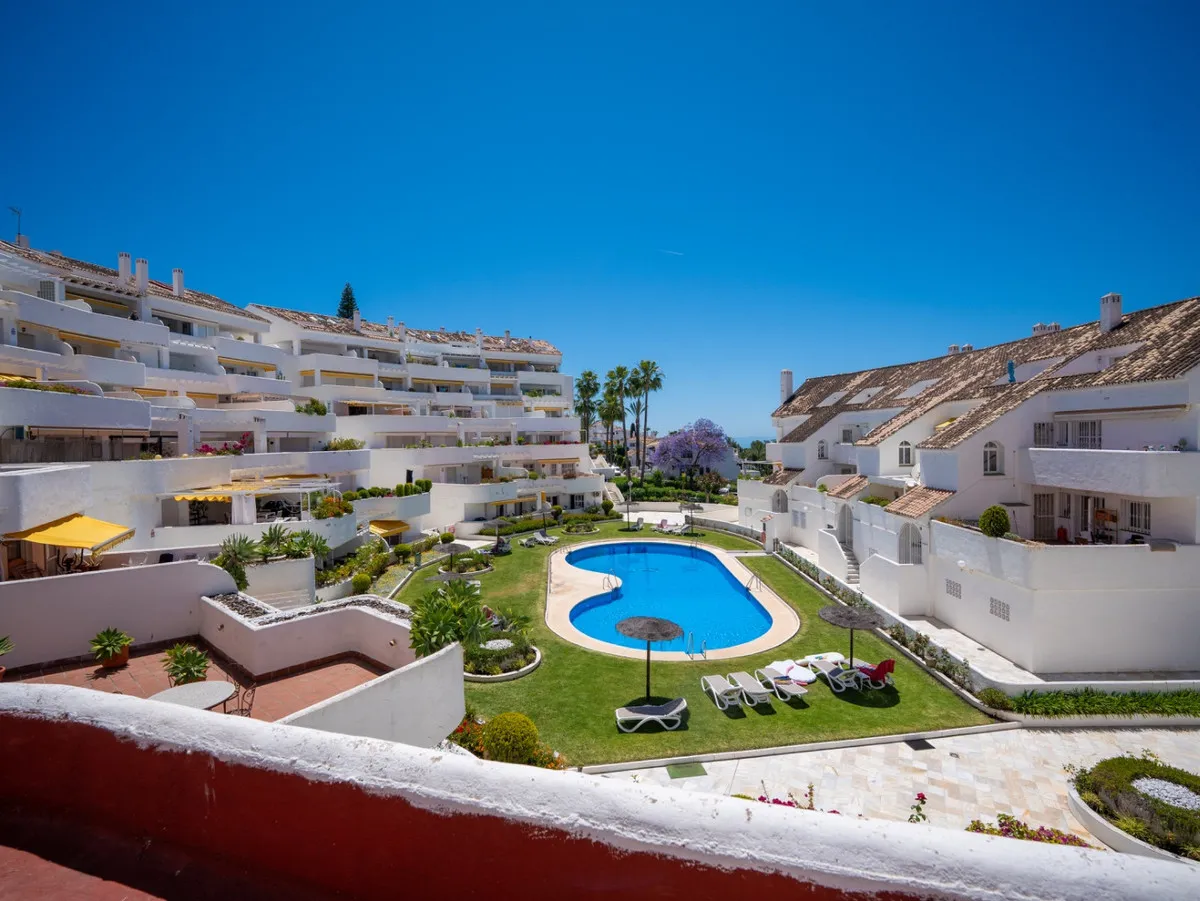 c3af7659-5367-4737-85ad-fd3db28b8ed4