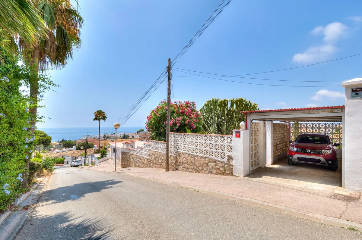 8c6d93db-ac34-4056-9365-d490733b7a80