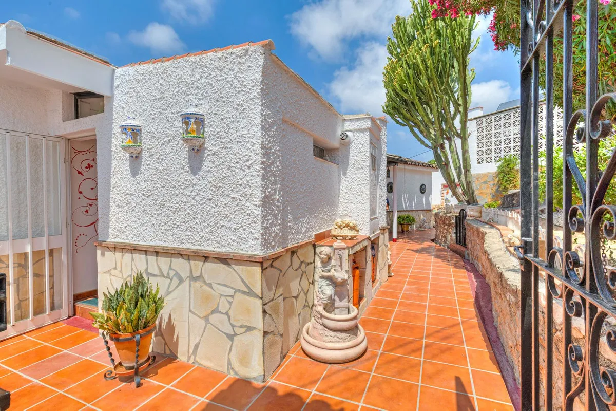 9d1640e6-cdf3-4b1a-934f-a2e5932a5037