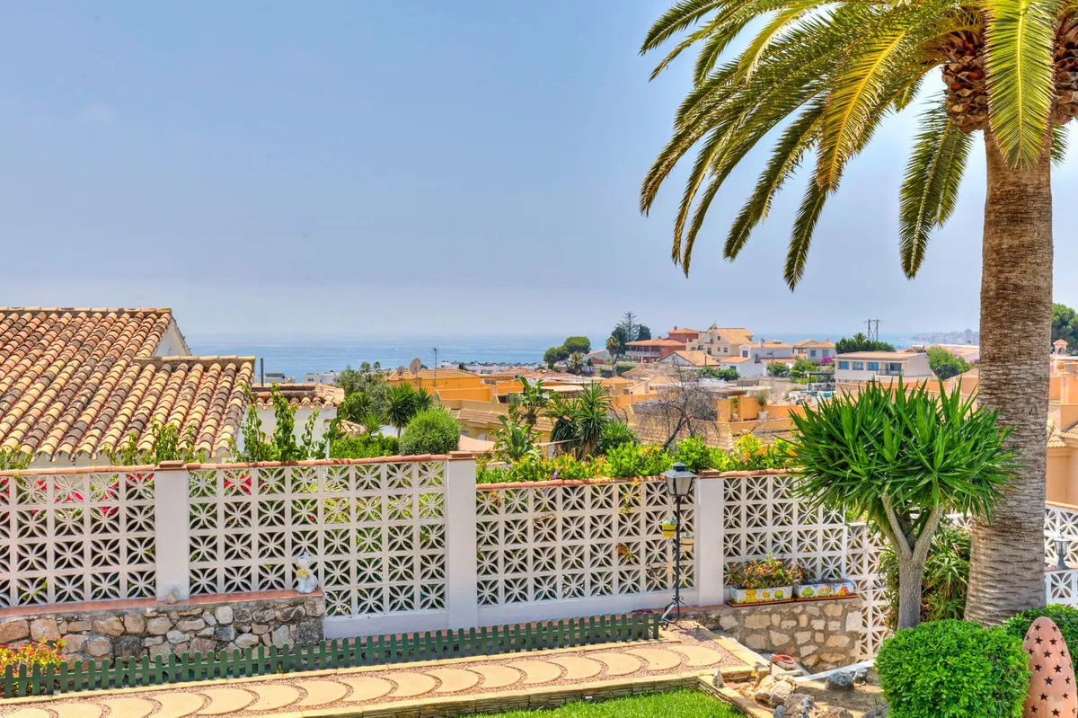 eae8fa2d-7aab-415f-9e2c-6b57b0ba3d5a