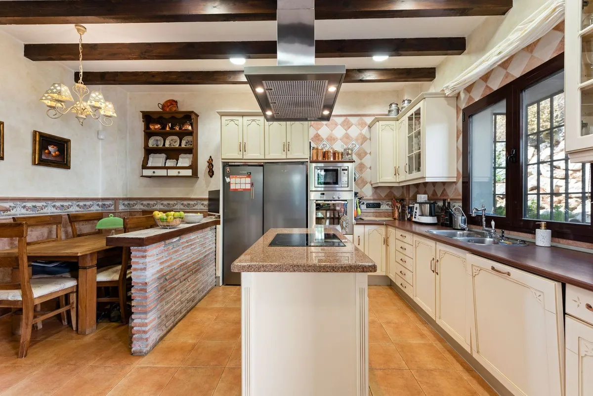 00006b78-ad35-4363-9283-43fddb73380b