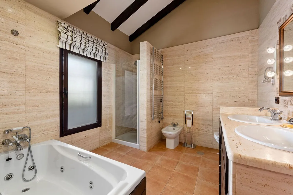 5c8c0c25-e44c-4579-8319-4dde6a9121d1