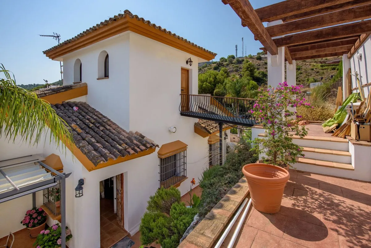 9d8b9bc7-1e05-45bf-8882-7241c4d13f99