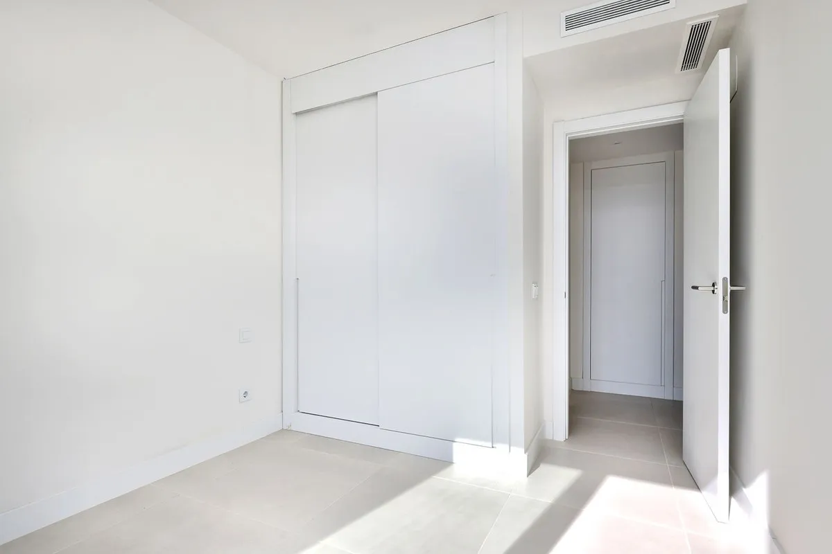 a66053a1-7c3a-4a3b-9b2b-f09e3999343f