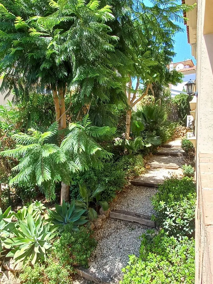 fda9f75c-4a8f-4912-9270-ecc0850d79a4