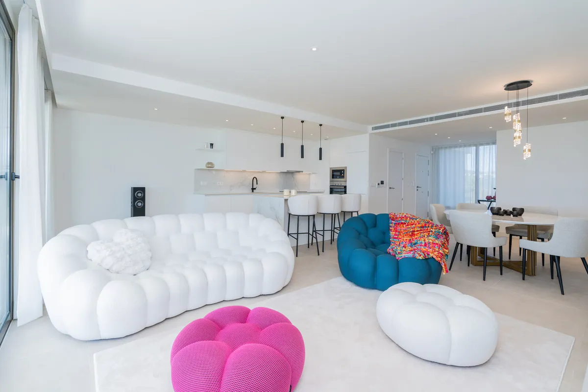 093cf5d4-e985-4fe0-b390-e9c7ea79d21d