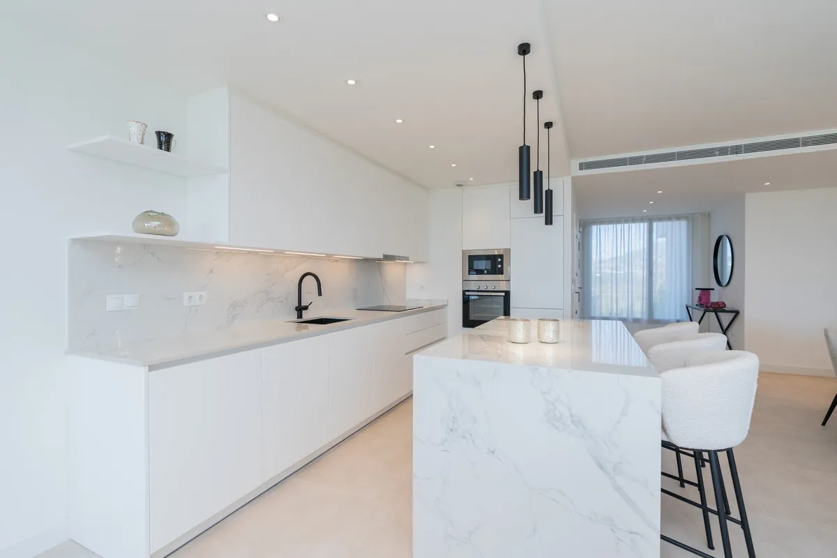 d697aabf-67aa-421c-9563-7f685c108138