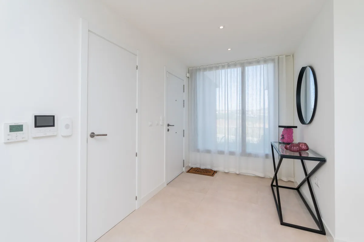 e5f92929-e7ce-4e25-8b0a-bab132d75c9d