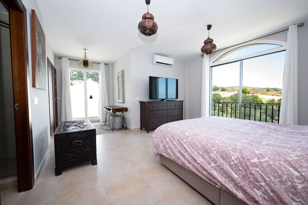 0978b0b0-55d8-41cd-9246-ed4baa5d42c7