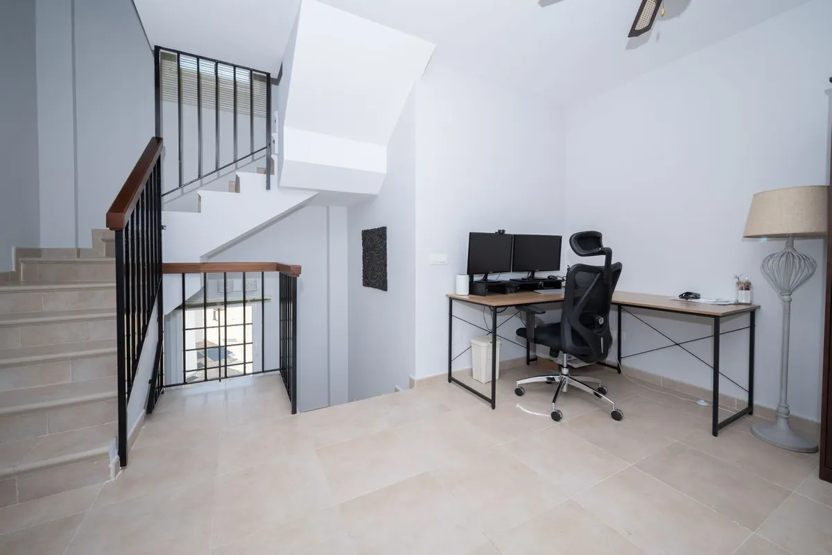 0f95dd2f-bf3d-4c50-88ed-c5f31b822f9c