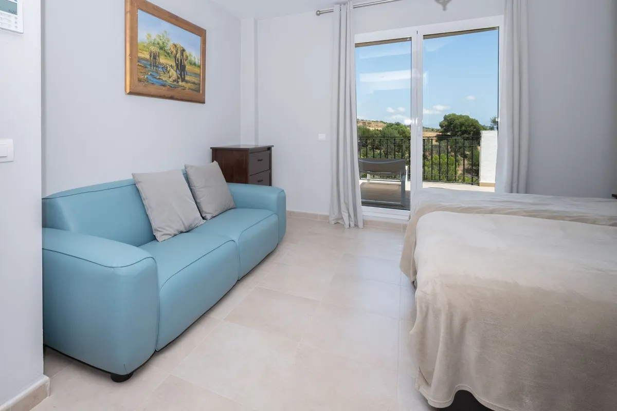 5edf45c3-0e2c-4a63-9d93-5a22d50abe27